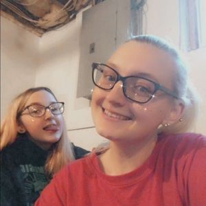 Meet your Posher, Joy